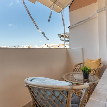 Апартамент 2-bedroom With Sea View *